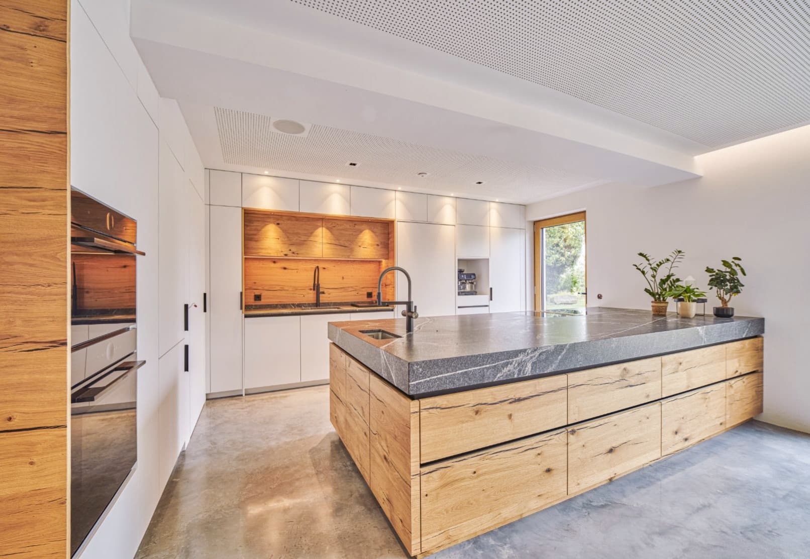 Ganzheitliches Wohnkonzept in OÖ - Möbel nach Maß für Wohn- & Essraum